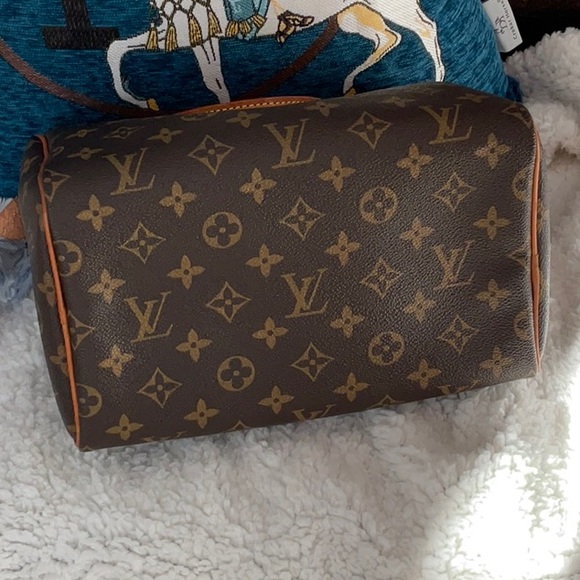 Authentic Louis Vuitton Speedy 25 - Picture 6 of 10